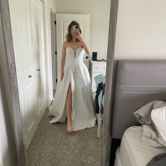 Wedding dress - Picture 5 of 6